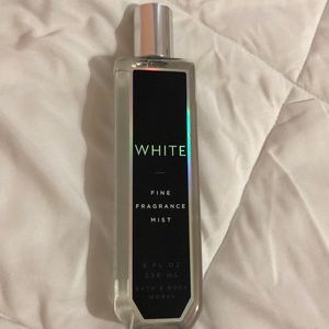 White fragrance mist Bath and Body works